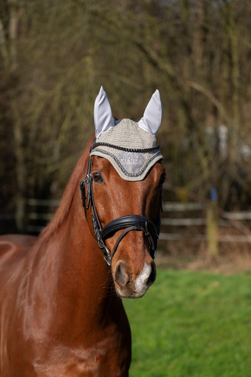 Fliegenhaube mit Glitzersteinen Grau