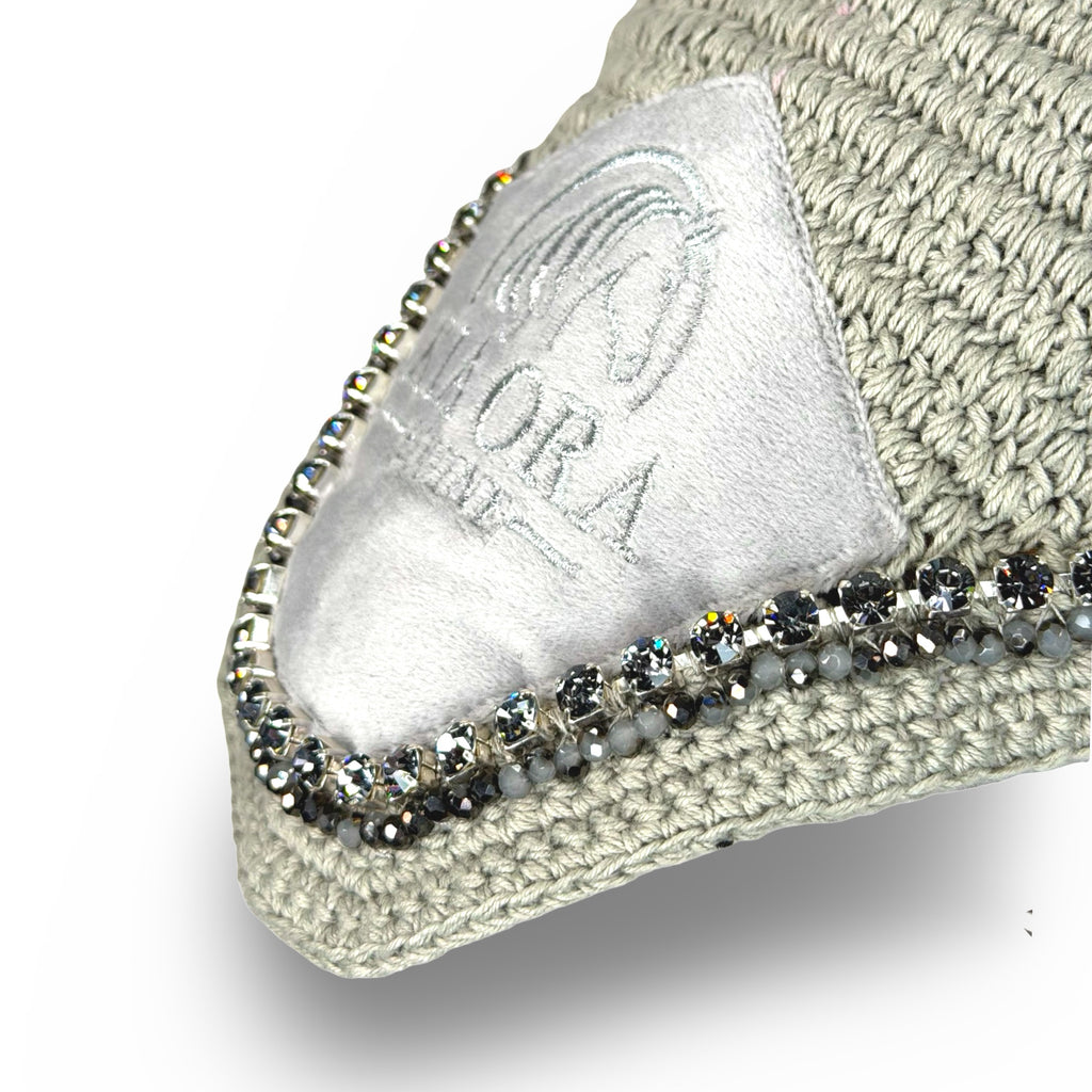 Fliegenhaube mit Glitzersteinen Grau